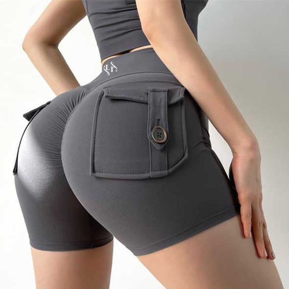 women’s seamless scrunch cargo shorts